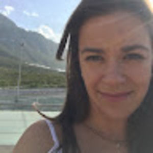 Meet your Posher, Caroline